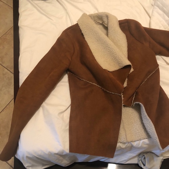 Shearling coat🧥🤎🤎🤎 - Picture 2 of 3